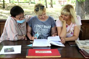 У Кропивницькому в бібліотеці збирають самоцвіти